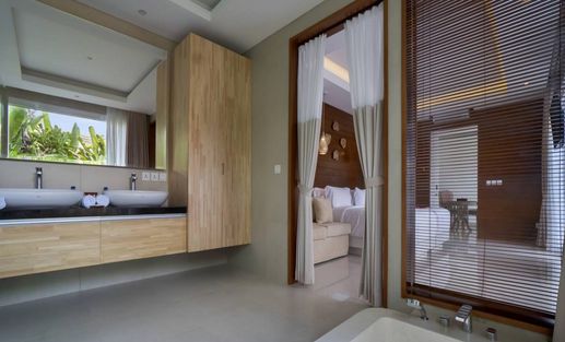 Double date vacation and stay in luxury 2 bedroom villa at Seminyak